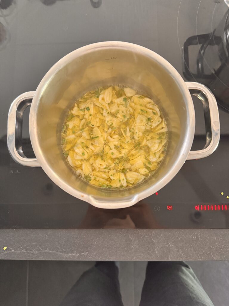 in Olivenöl gerösteter Knoblauch